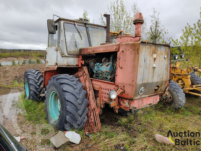 HTZ XTZ T-150K - Farm tractor: picture 2 HTZ XTZ T-150K - Farm tractor: picture 2