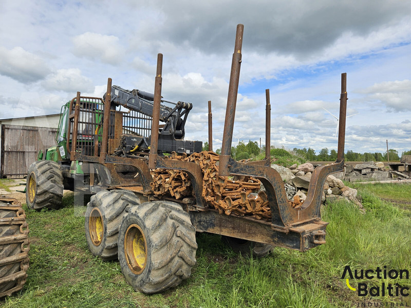 John Deere 1010 E - Forestry trailer: picture 4 John Deere 1010 E - Forestry trailer: picture 4