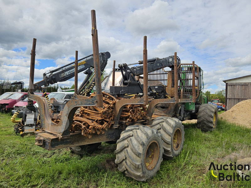 John Deere 1010 E - Forestry trailer: picture 3 John Deere 1010 E - Forestry trailer: picture 3