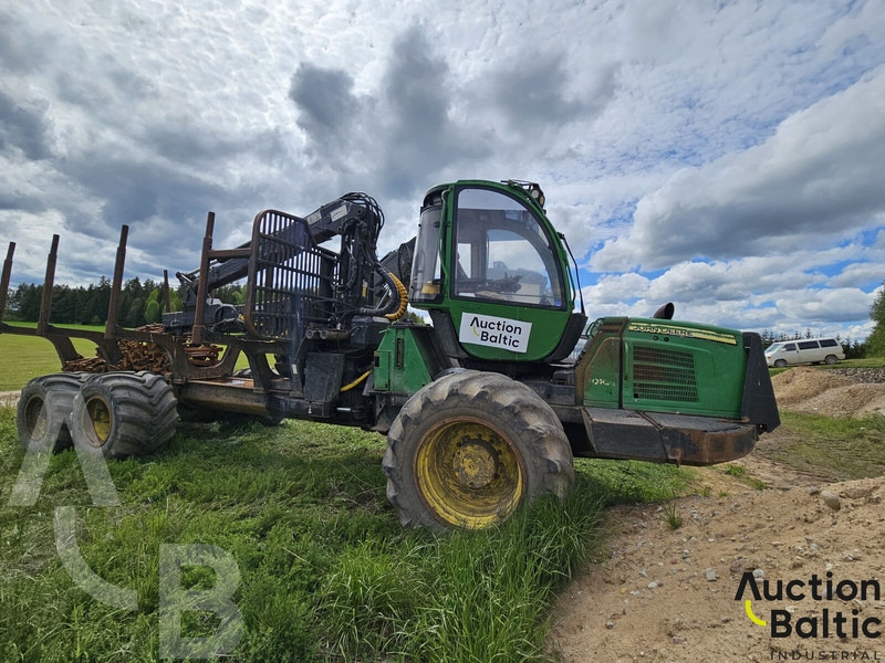 John Deere 1010 E - Forestry trailer: picture 2 John Deere 1010 E - Forestry trailer: picture 2