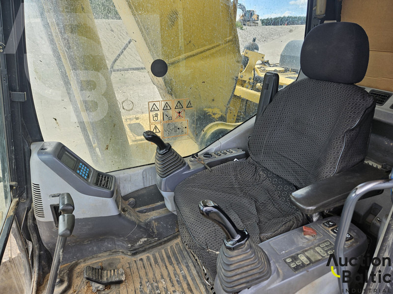 Crawler excavator Komatsu PC240NLC-7K: picture 6