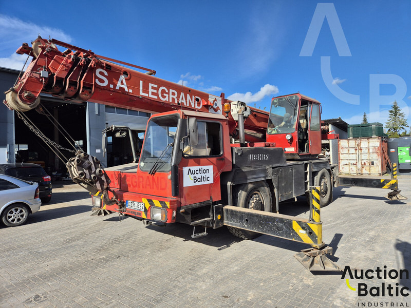 Liebherr UTM 526 - Truck mounted crane: picture 1 Liebherr UTM 526 - Truck mounted crane: picture 1