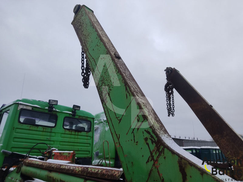 Skip loader truck MAN 18.284: picture 9