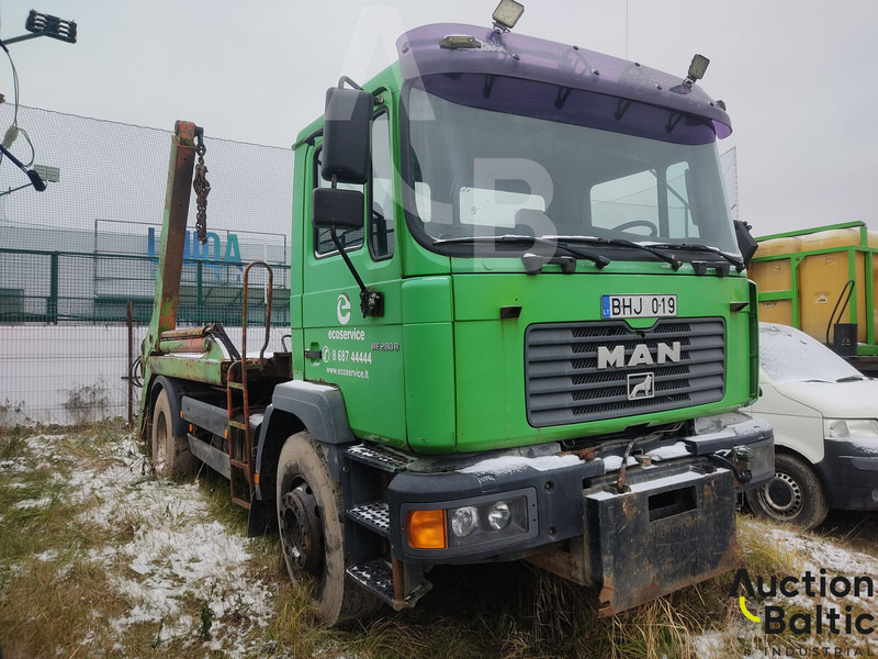 MAN 18.284 - Skip loader truck: picture 1 MAN 18.284 - Skip loader truck: picture 1