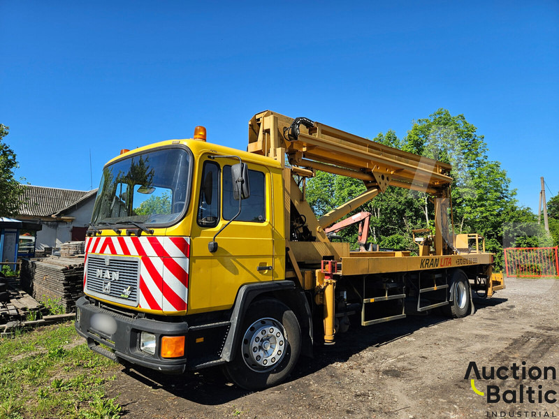 MAN M90 - Truck mounted aerial platform: picture 1 MAN M90 - Truck mounted aerial platform: picture 1
