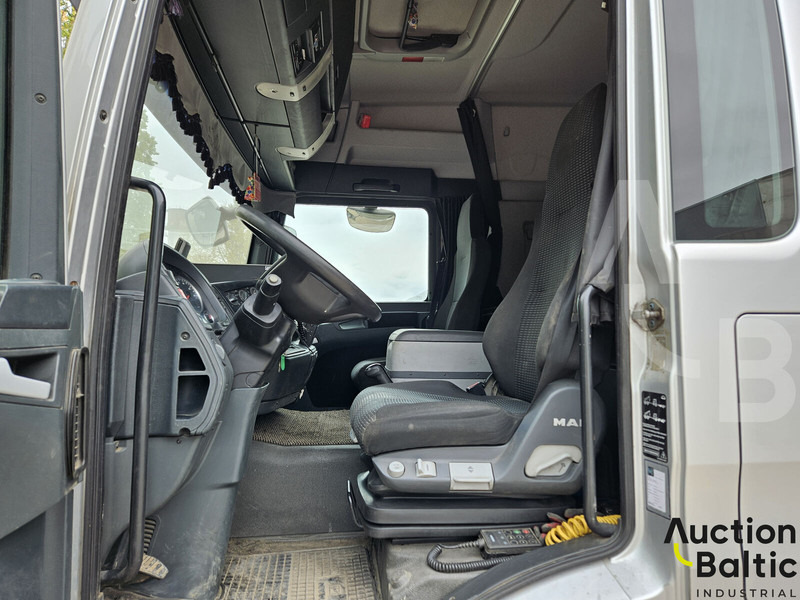 MAN TGL8.250 - Curtain side truck: picture 5 MAN TGL8.250 - Curtain side truck: picture 5