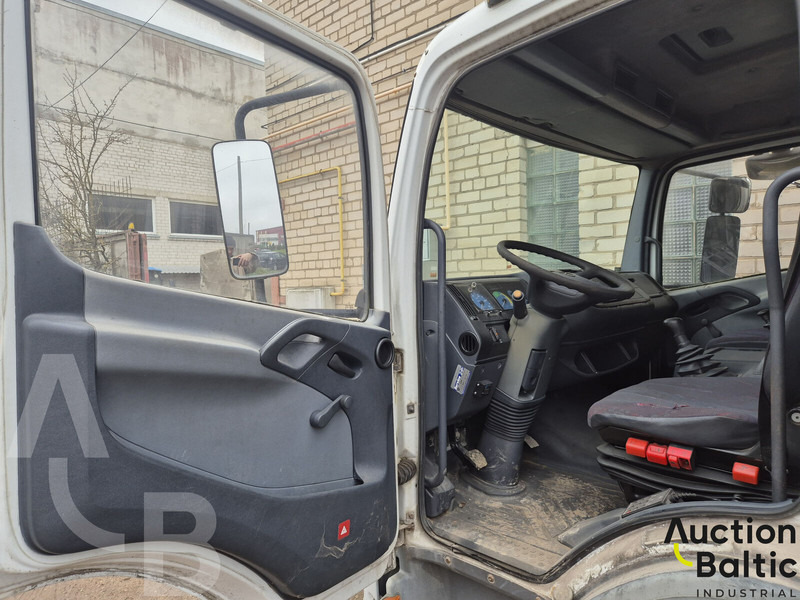 Mercedes-Benz 817 L - Curtain side truck: picture 4 Mercedes-Benz 817 L - Curtain side truck: picture 4