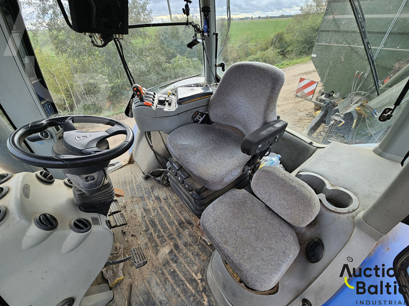 New Holland T 8040 - Farm tractor: picture 5 New Holland T 8040 - Farm tractor: picture 5