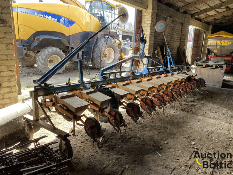 Schmotzer UD2012 - Precision seeder: picture 4 Schmotzer UD2012 - Precision seeder: picture 4