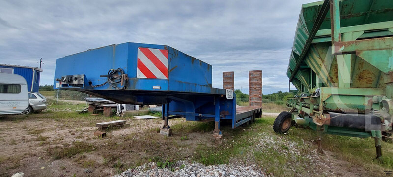 Stokota S3N - Low loader semi-trailer: picture 2 Stokota S3N - Low loader semi-trailer: picture 2