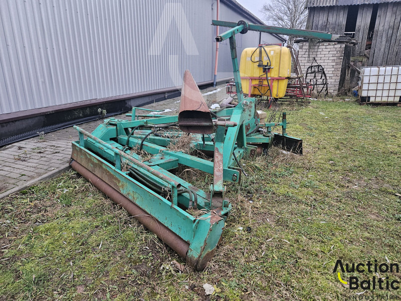 The pumpkin bulldozer - Grader: picture 1 The pumpkin bulldozer - Grader: picture 1