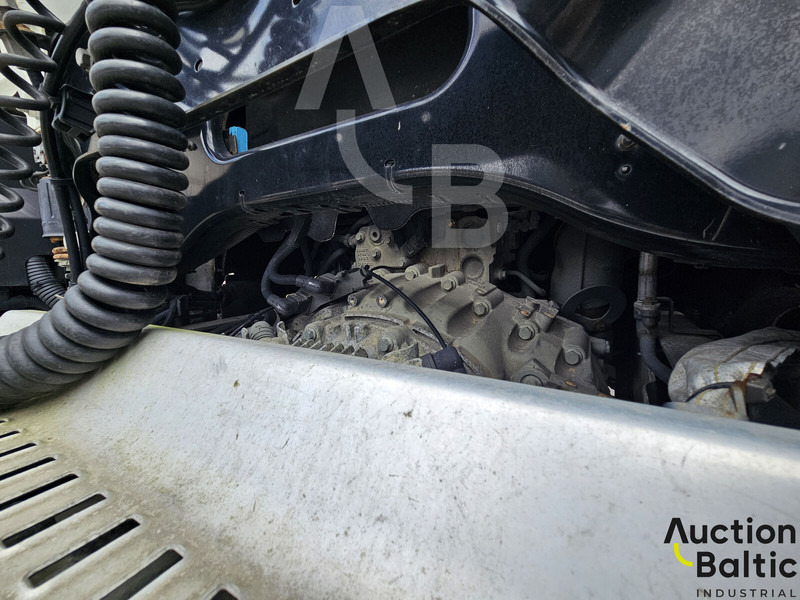 Tractor unit DAF XF460: picture 13