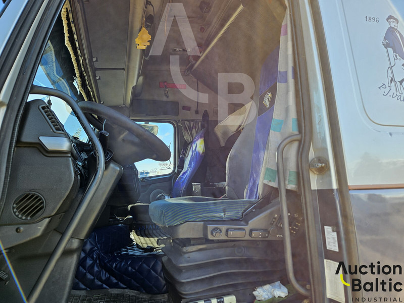 Volvo FH12 - Tractor unit: picture 5 Volvo FH12 - Tractor unit: picture 5