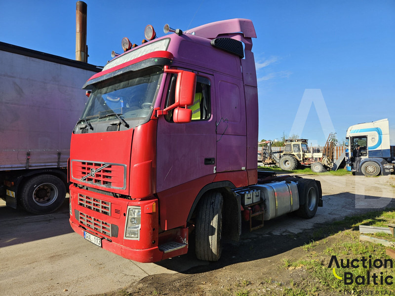 Volvo FH12 - Tractor unit: picture 1 Volvo FH12 - Tractor unit: picture 1