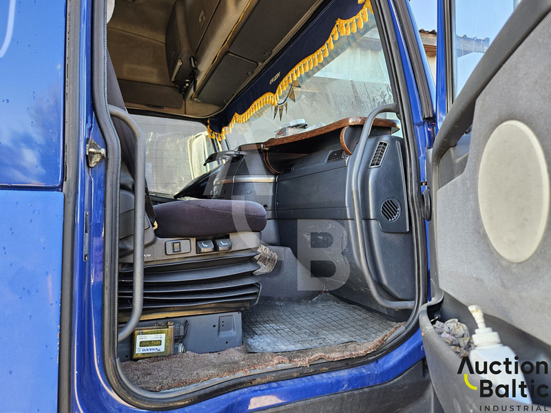 Volvo FH12 - Tractor unit: picture 5 Volvo FH12 - Tractor unit: picture 5