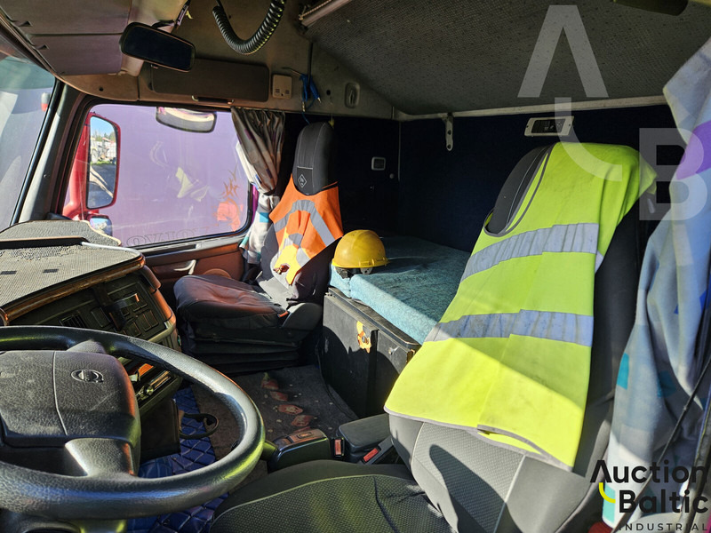 Volvo FH12 - Tractor unit: picture 5 Volvo FH12 - Tractor unit: picture 5