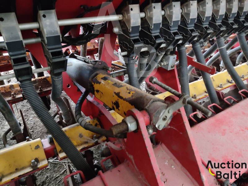 Vaderstad Rapid400C - Sowing and planting equipment: picture 5 Vaderstad Rapid400C - Sowing and planting equipment: picture 5