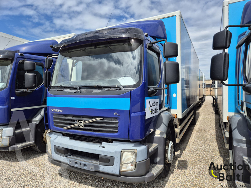 Volvo FL240 - Box truck: picture 2 Volvo FL240 - Box truck: picture 2