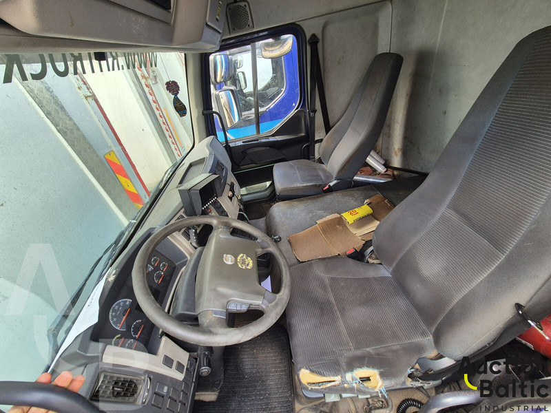 Volvo FL240 - Box truck: picture 5 Volvo FL240 - Box truck: picture 5