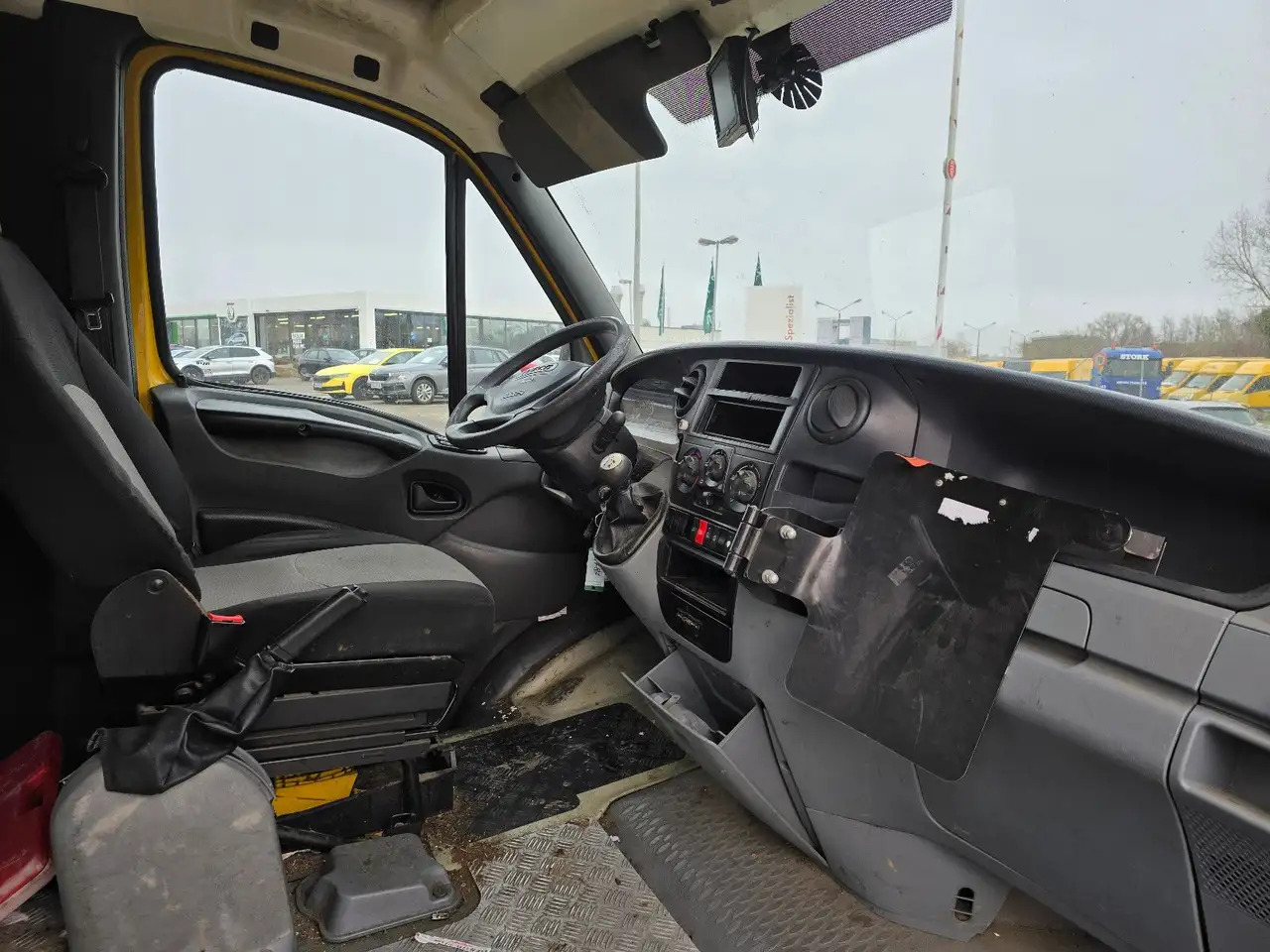 Closed box van Iveco Daily/ Regalsystem/Luftfeder/1. Hand: picture 7