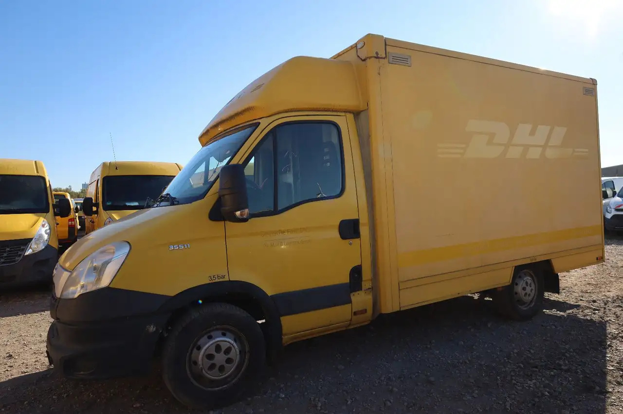 Iveco Daily/ Regalsystem/Luftfeder/KURZ/1. Hand - Closed box van: picture 2 Iveco Daily/ Regalsystem/Luftfeder/KURZ/1. Hand - Closed box van: picture 2