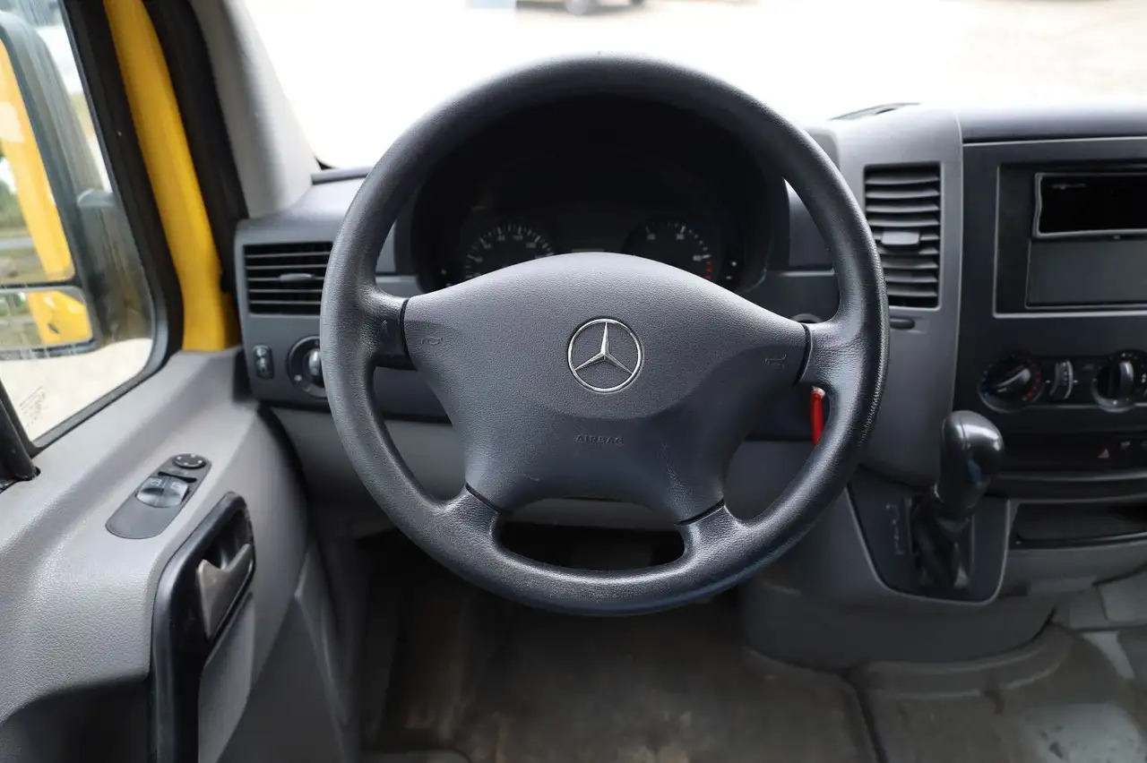 Mercedes-Benz Sprinter II Pritsche/ Koffer/Regalsystem - Closed box van: picture 5 Mercedes-Benz Sprinter II Pritsche/ Koffer/Regalsystem - Closed box van: picture 5