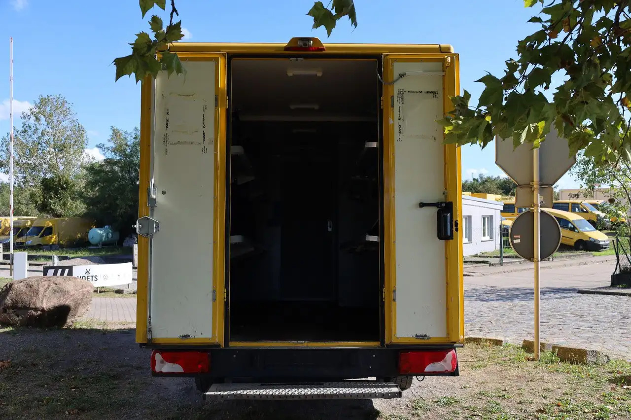 Closed box van Mercedes-Benz Sprinter/Koffer/Regalsystem/ EU5/ 1. Hand: picture 17