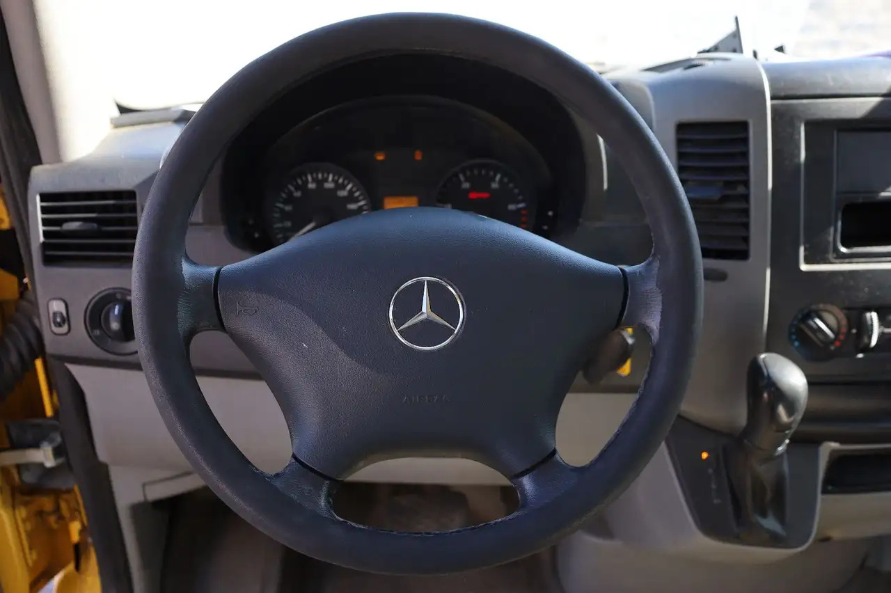 Closed box van Mercedes-Benz Sprinter/Koffer/Regalsystem/ EU5/ 1. Hand: picture 11