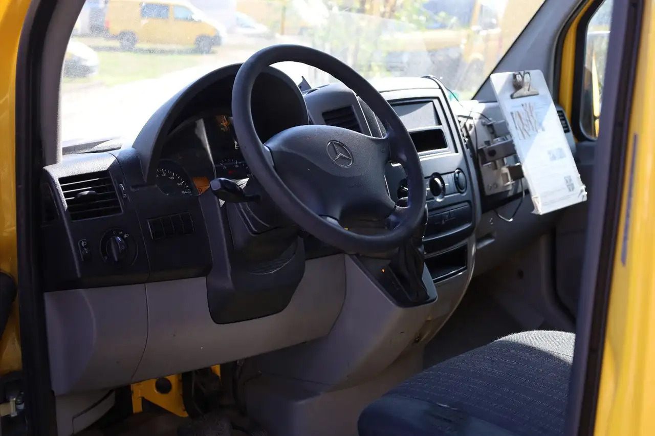 Closed box van Mercedes-Benz Sprinter/Koffer/Regalsystem/ EU5/ 1. Hand: picture 9