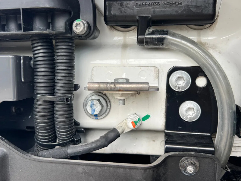 Renault T480 2023 model***T480 330.000km 2 x dieseltanks*** - Tractor unit: picture 3 Renault T480 2023 model***T480 330.000km 2 x dieseltanks*** - Tractor unit: picture 3