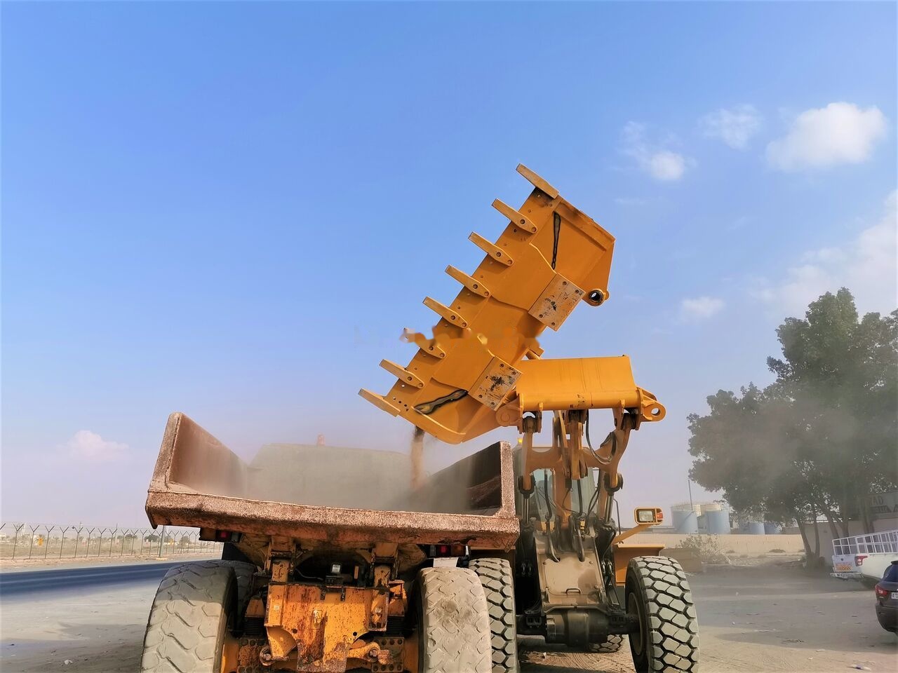 AME Side Dump Bucket - Loader bucket for Loader: picture 1 AME Side Dump Bucket - Loader bucket for Loader: picture 1