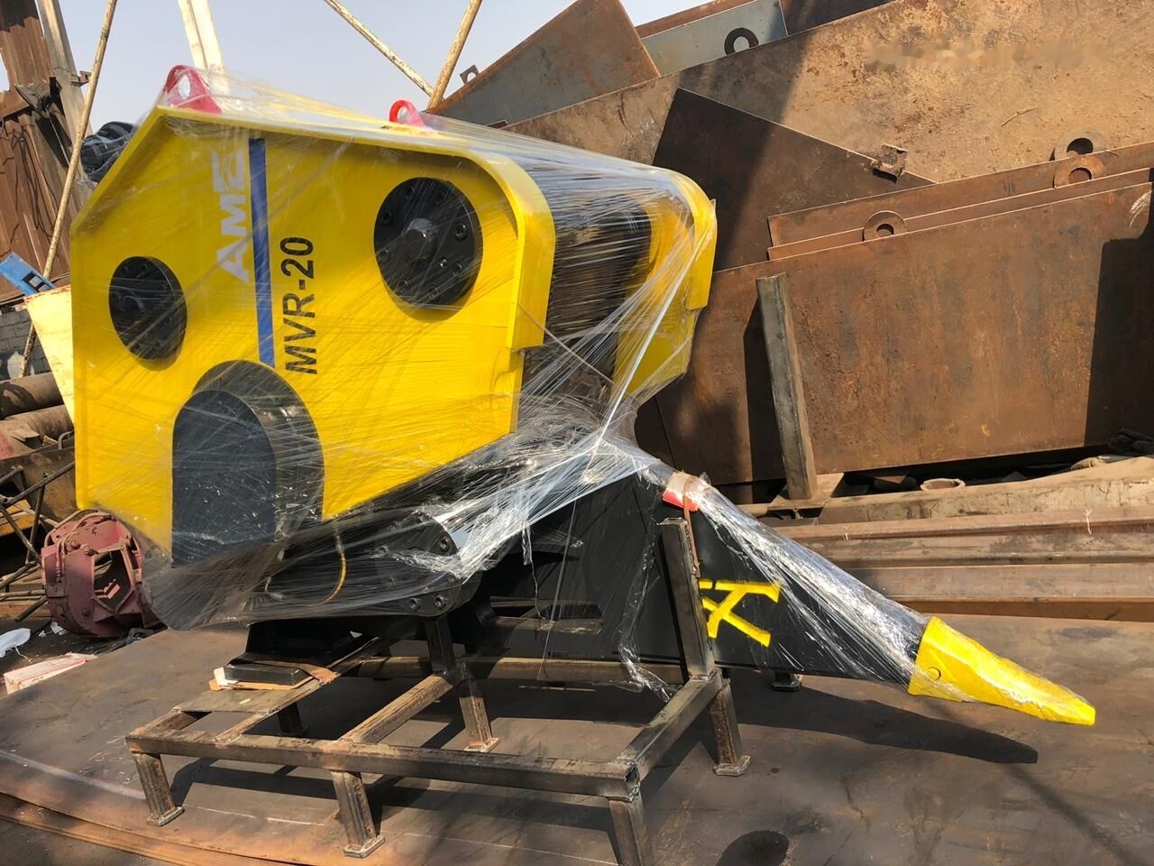 AME Vibro Ripper (MVR 20) - Ripper for Excavator: picture 3 AME Vibro Ripper (MVR 20) - Ripper for Excavator: picture 3
