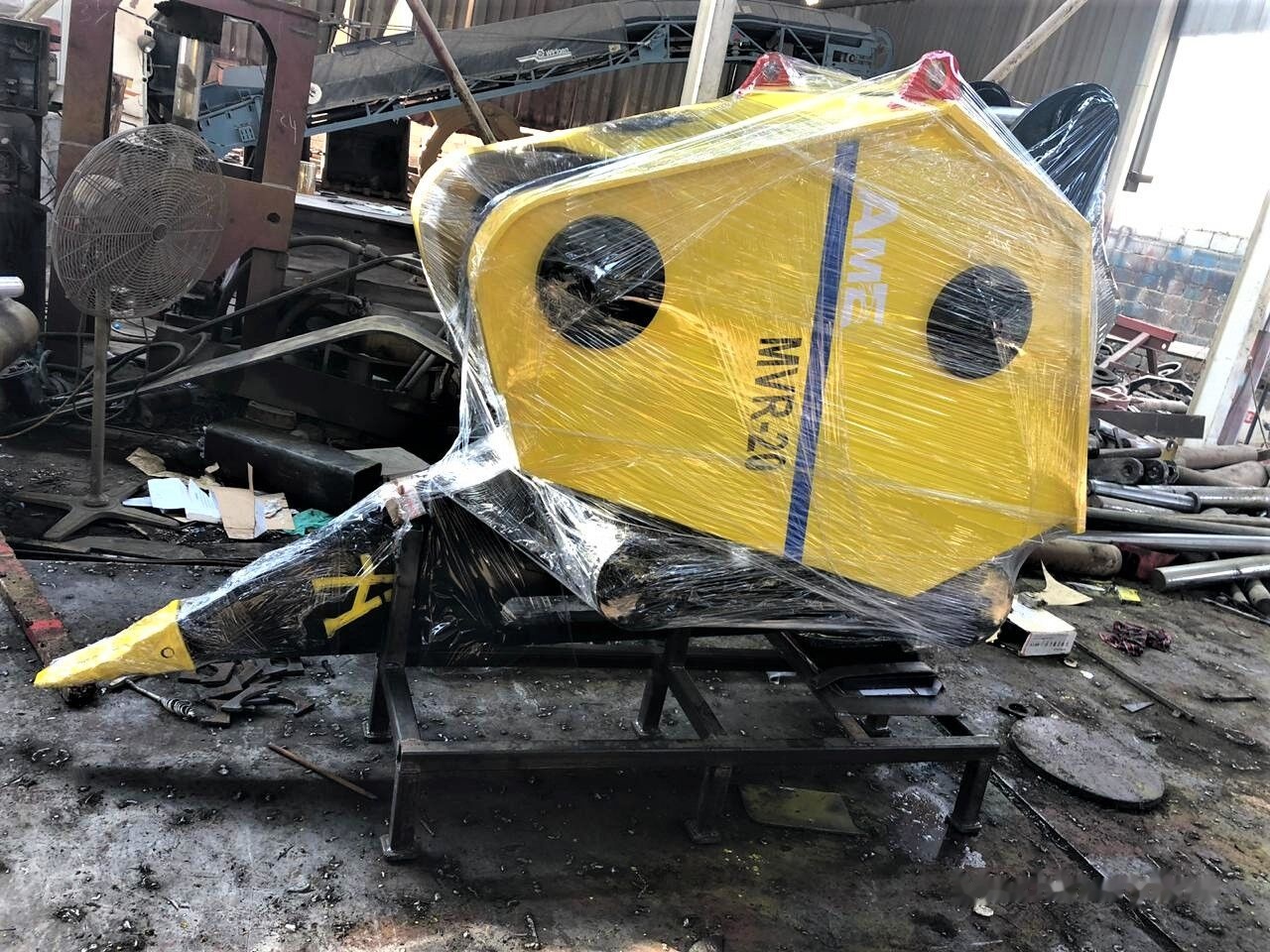 AME Vibro Ripper (MVR 20) - Ripper for Excavator: picture 2 AME Vibro Ripper (MVR 20) - Ripper for Excavator: picture 2
