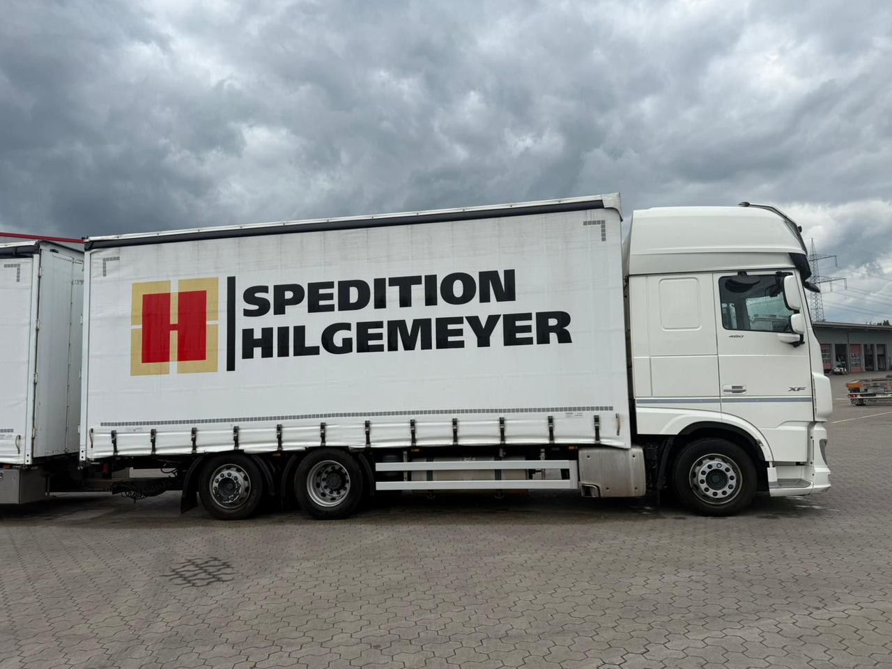 DAF XF 480 FAN LowDeck 6x2 Jumbo Inklusive Anhänger - Curtain side truck, Curtainsider trailer: picture 2 DAF XF 480 FAN LowDeck 6x2 Jumbo Inklusive Anhänger - Curtain side truck, Curtainsider trailer: picture 2