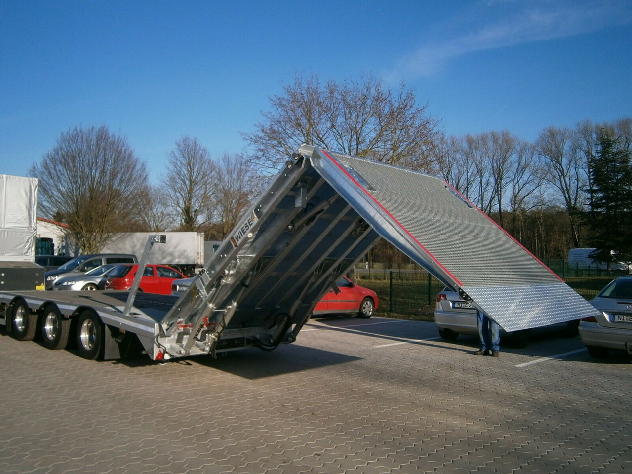 Gabelstaplertransporter Tiefbett Rampen - Low loader semi-trailer: picture 2 Gabelstaplertransporter Tiefbett Rampen - Low loader semi-trailer: picture 2