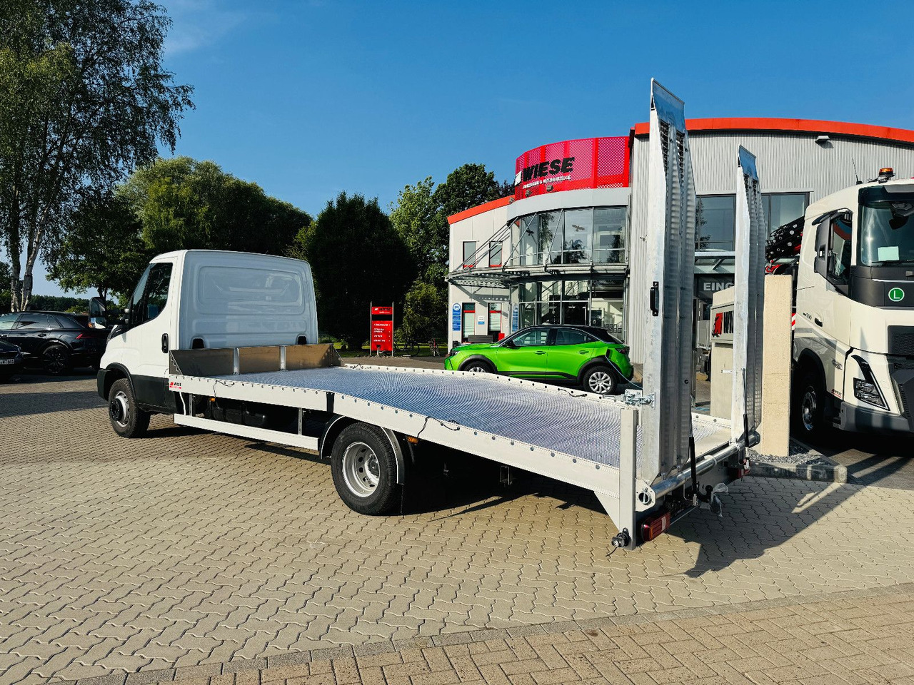 Iveco 70C18HA, Maschinen & Arbeitsbühnentrans. 2940kg! - Car transporter truck: picture 2 Iveco 70C18HA, Maschinen & Arbeitsbühnentrans. 2940kg! - Car transporter truck: picture 2