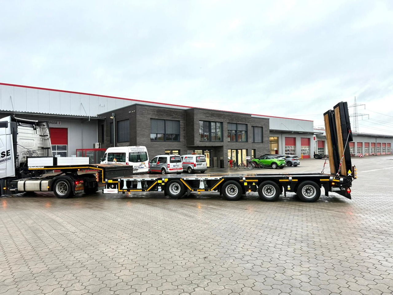 Kässbohrer K.SLA R 4 / 2N 18/40 Tieflader Radmulden tele - Low loader semi-trailer: picture 3 Kässbohrer K.SLA R 4 / 2N 18/40 Tieflader Radmulden tele - Low loader semi-trailer: picture 3