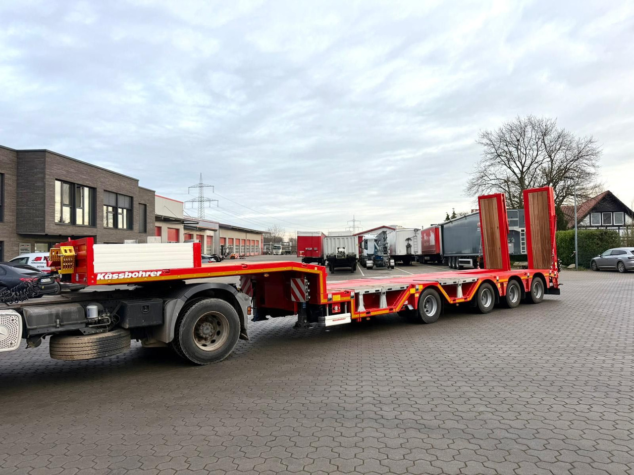 Kässbohrer K.SLA R 4 / 2N 18/40 Tieflader Radmulden tele - Low loader semi-trailer: picture 3 Kässbohrer K.SLA R 4 / 2N 18/40 Tieflader Radmulden tele - Low loader semi-trailer: picture 3