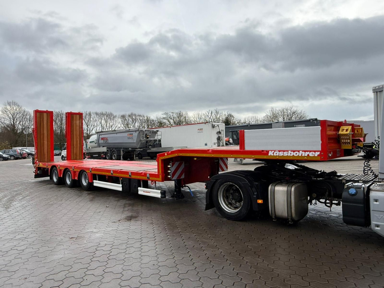 Kässbohrer K.SLS 3 / 0N 18/30 Tieflader mit hydr. Rampen - Low loader semi-trailer: picture 4 Kässbohrer K.SLS 3 / 0N 18/30 Tieflader mit hydr. Rampen - Low loader semi-trailer: picture 4
