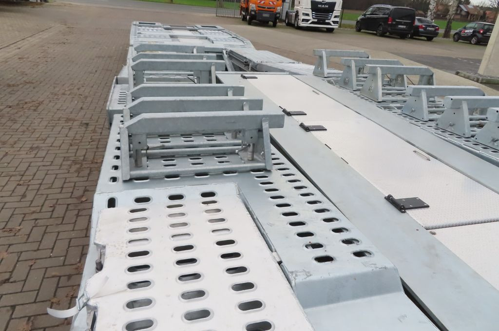 New Autotransporter semi-trailer Kässbohrer K.SOK Truck/Car Transporter, Novagrau: picture 10