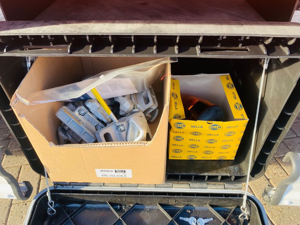 Leasing of Kässbohrer Mega Tele HD Plattform Auflieger mit Radmulden Kässbohrer Mega Tele HD Plattform Auflieger mit Radmulden: picture 14 Leasing of Kässbohrer Mega Tele HD Plattform Auflieger mit Radmulden Kässbohrer Mega Tele HD Plattform Auflieger mit Radmulden: picture 14