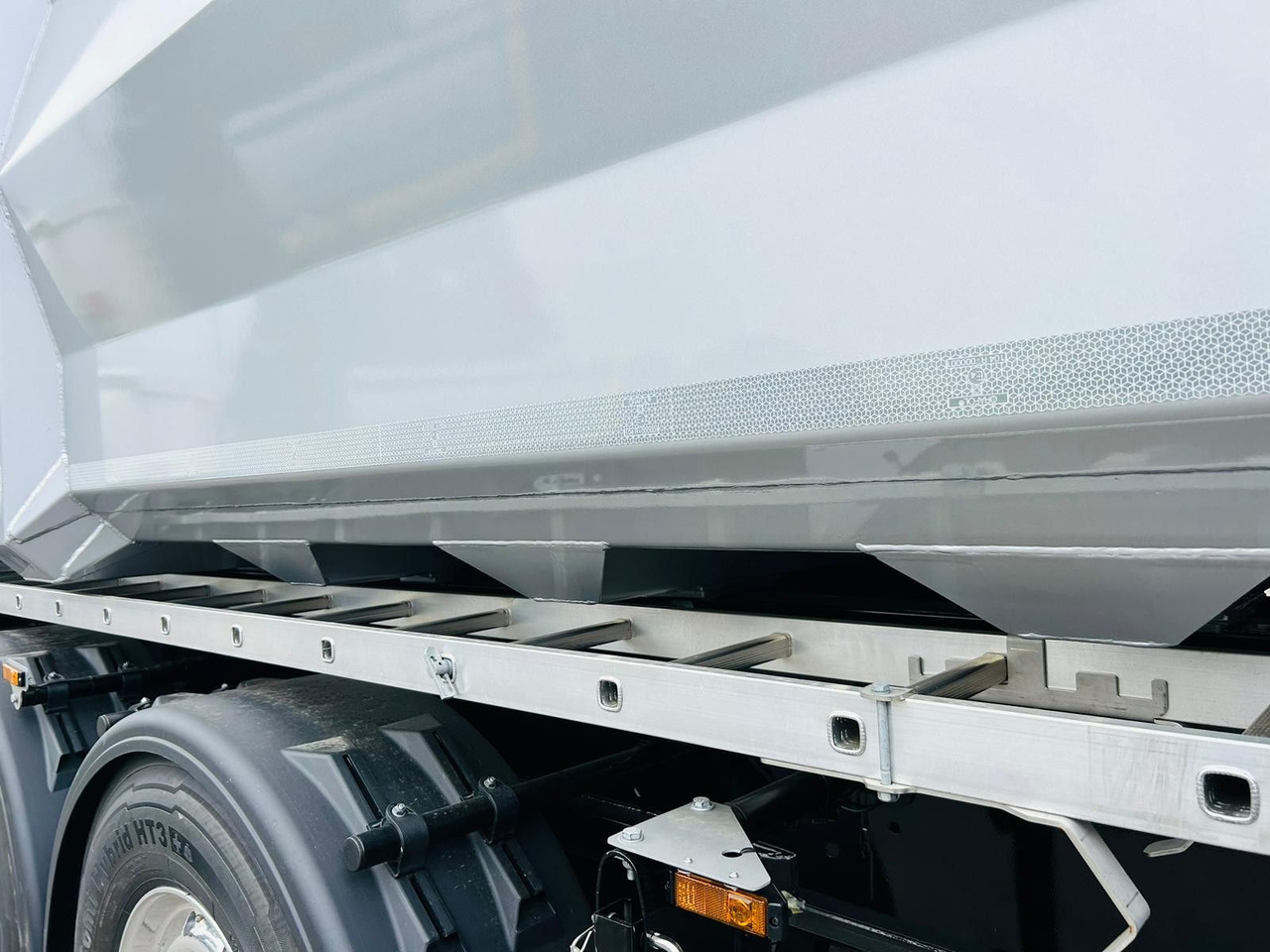 Tipper semi-trailer Kempf SKM 36/3 SHL-Light 3-Achs Stahl Kipper 51m³: picture 10