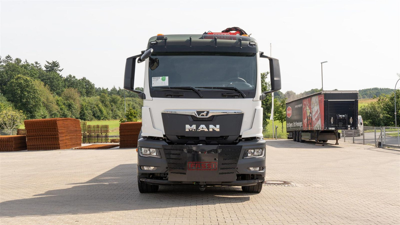 MAN 35.470 8x2 Kran F710 RA2.26 - Crane truck: picture 2 MAN 35.470 8x2 Kran F710 RA2.26 - Crane truck: picture 2