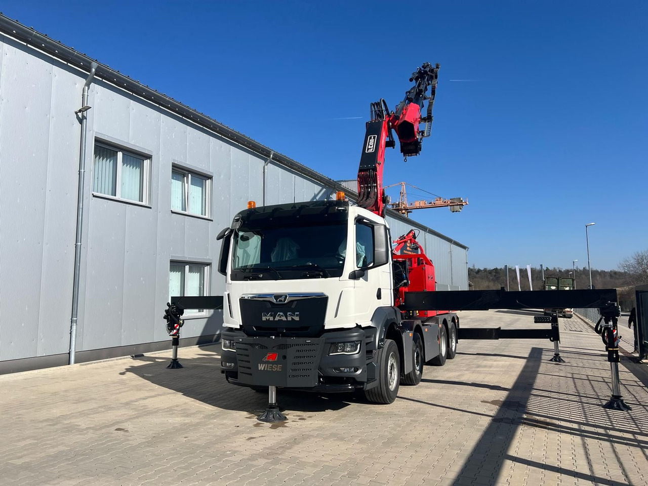 MAN 8x4 mit F1150RA.2.28 L616 Winde, 2.per. Korb - Dropside/ Flatbed truck, Crane truck: picture 4 MAN 8x4 mit F1150RA.2.28 L616 Winde, 2.per. Korb - Dropside/ Flatbed truck, Crane truck: picture 4