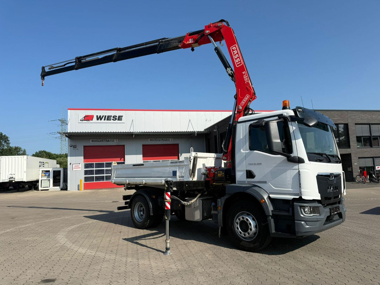 MAN TGM 18.320 4x2 BB Kran Fassi F135 Kipper Meiller - Crane truck: picture 1 MAN TGM 18.320 4x2 BB Kran Fassi F135 Kipper Meiller - Crane truck: picture 1