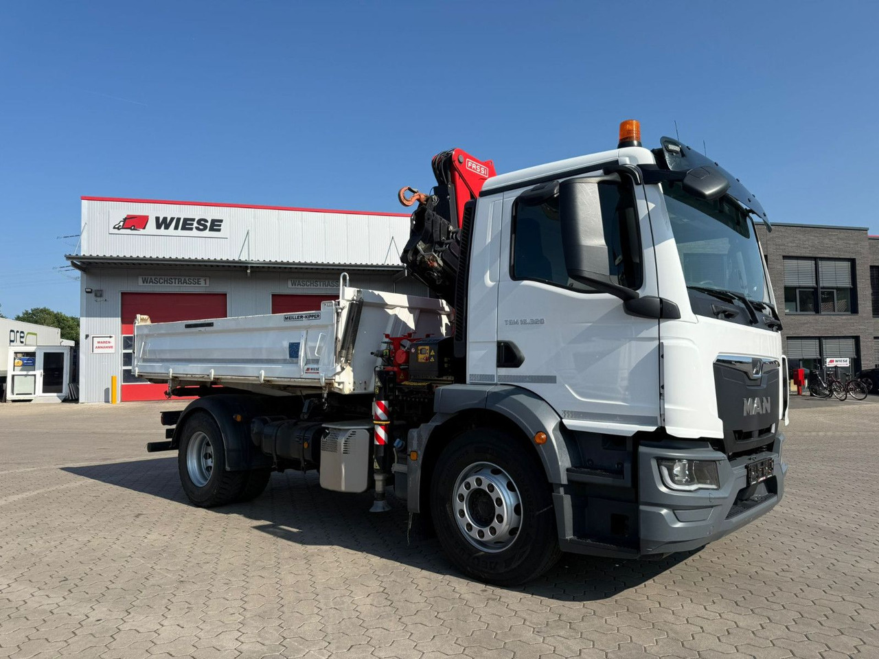 MAN TGM 18.320 4x2 BB Kran Fassi F135 Kipper Meiller - Crane truck: picture 5 MAN TGM 18.320 4x2 BB Kran Fassi F135 Kipper Meiller - Crane truck: picture 5
