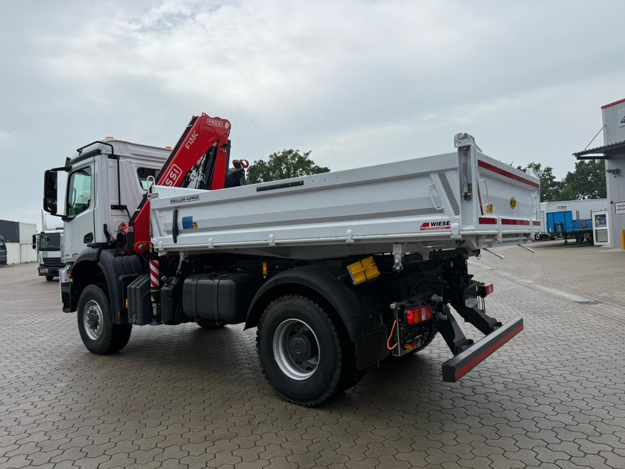 Mercedes-Benz Arocs 1835 4x2 Meiller Fassi F135 Kran Kipper - Crane truck: picture 4 Mercedes-Benz Arocs 1835 4x2 Meiller Fassi F135 Kran Kipper - Crane truck: picture 4