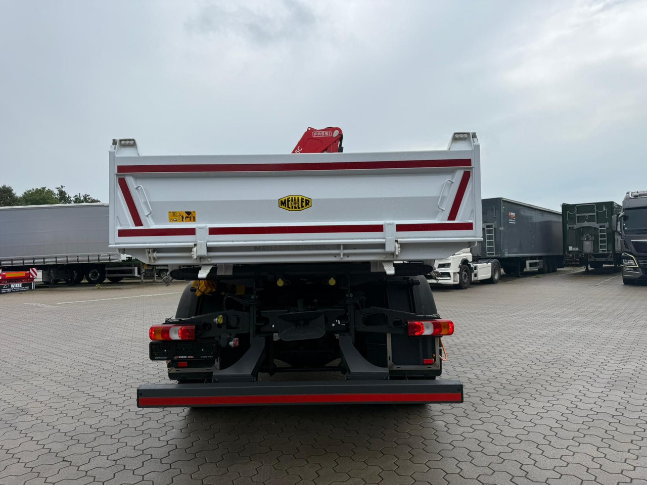 Mercedes-Benz Arocs 1835 4x2 Meiller Fassi F135 Kran Kipper - Crane truck: picture 5 Mercedes-Benz Arocs 1835 4x2 Meiller Fassi F135 Kran Kipper - Crane truck: picture 5