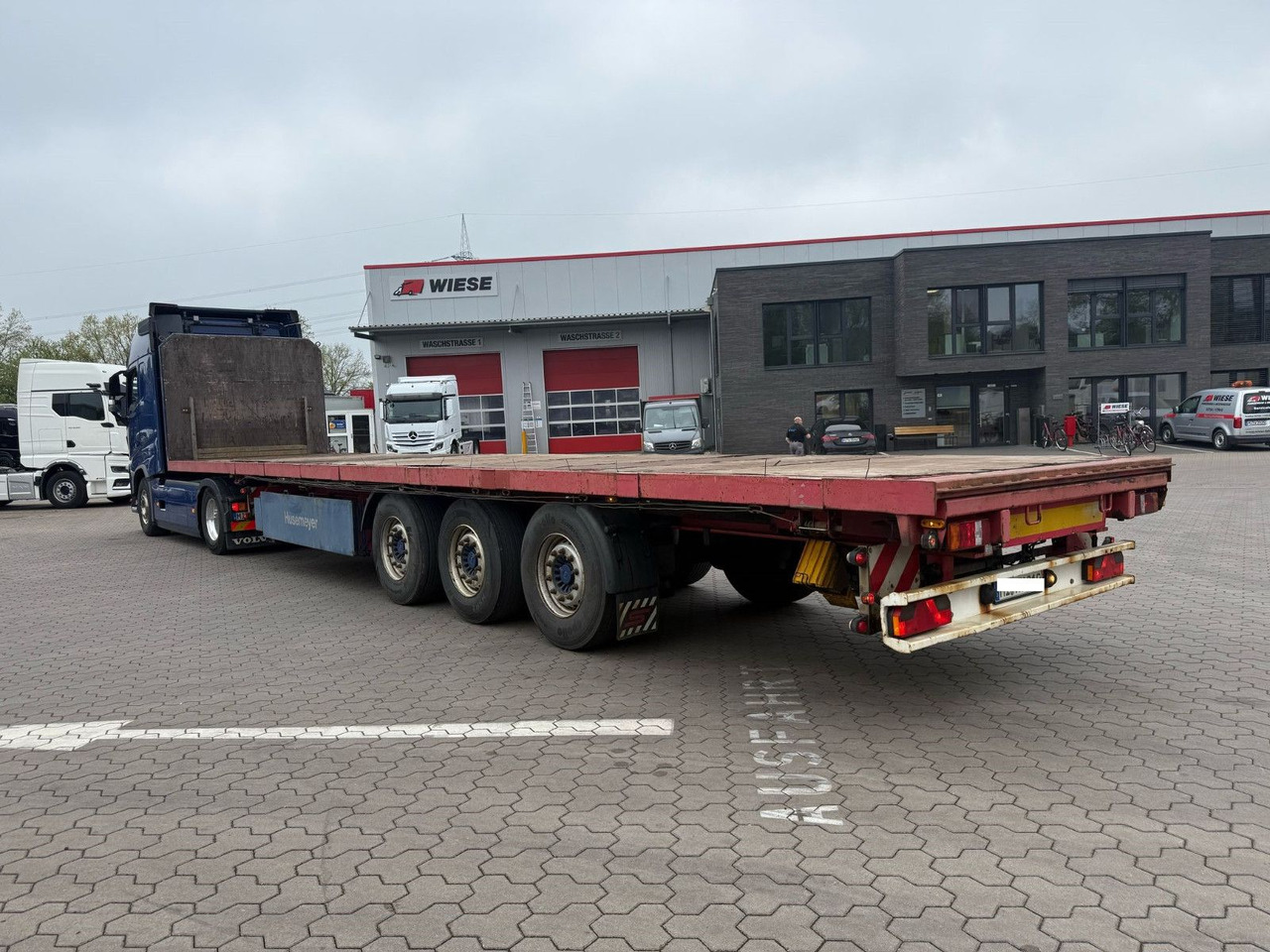 Schwarzmüller SPA 3/E Plattform Auflieger mit Schwerlastwinden - Dropside/ Flatbed semi-trailer: picture 2 Schwarzmüller SPA 3/E Plattform Auflieger mit Schwerlastwinden - Dropside/ Flatbed semi-trailer: picture 2
