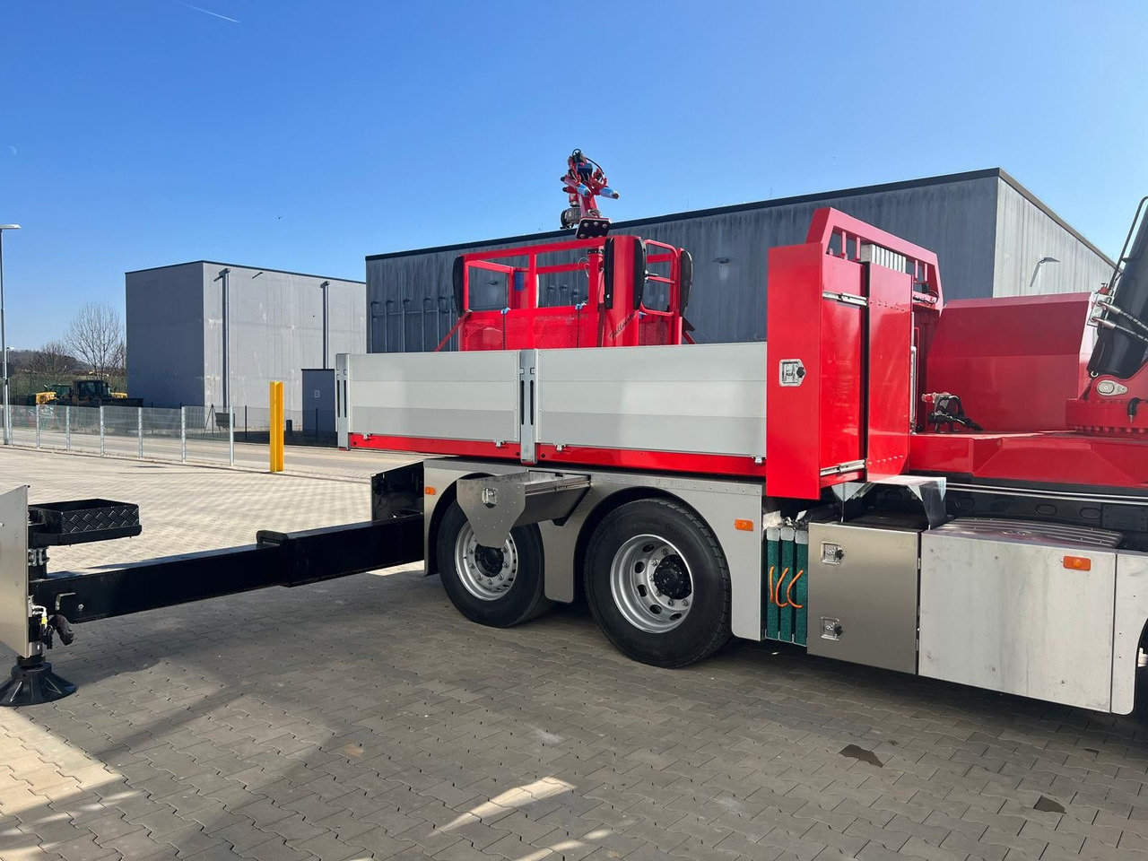 Tractor unit MAN 8x4 Hydro mit F1150 inkl Jib und Winde Korb: picture 14